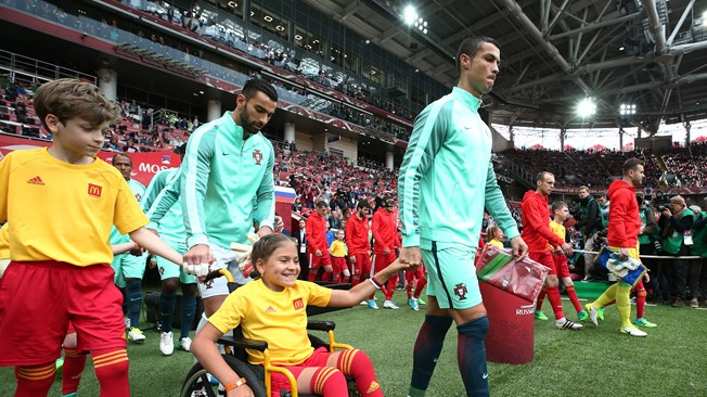 Disabled youngster enjoys moment to treasure with Ronaldo