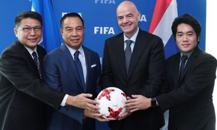 Gianni Infantino welcomes Football Association of Thailand President to FIFA HQ